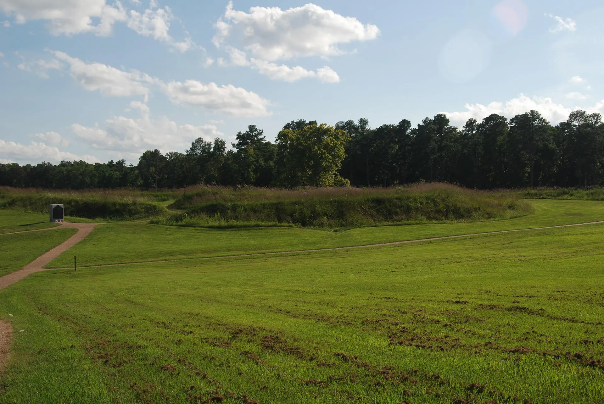 Petersburg National Monument park and grassy plain