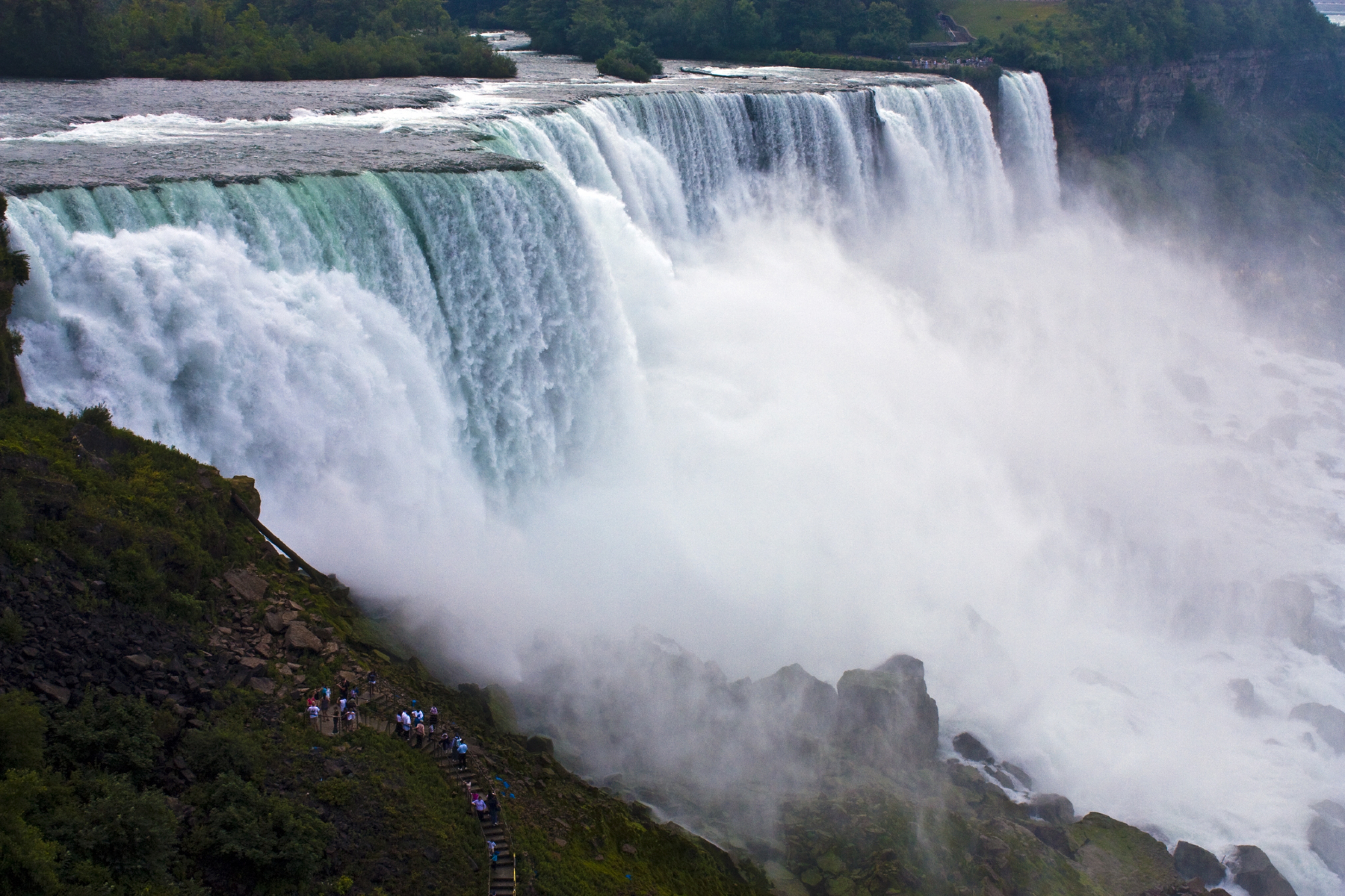 The giant falls of Niagara Falls National Heritage Area