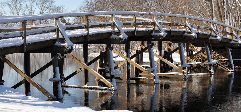 Imagen nevada del puente en el Minute Man National Historical Park