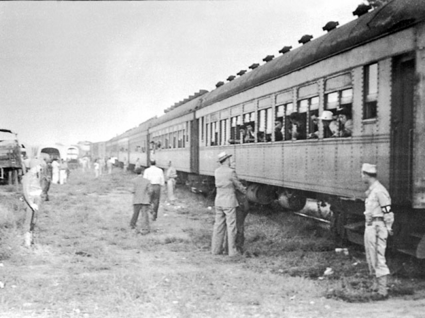 Guards were deployed when the Japanese Americans arrived at Tule Lake